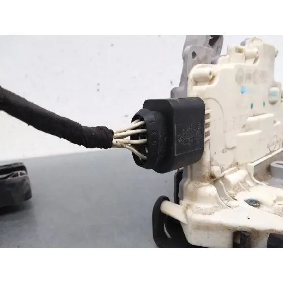 Cerradura Puerta Delantera Izquierda para Volkswagen Passat Berlina (3C2)