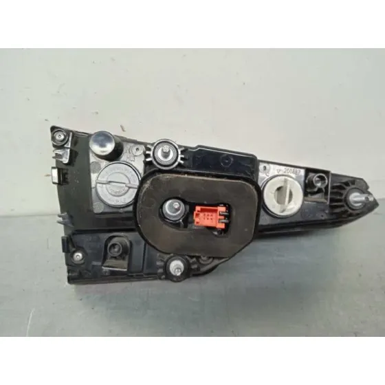 Piloto Trasero Derecho Interior para Audi A4 Berlina (8W2)