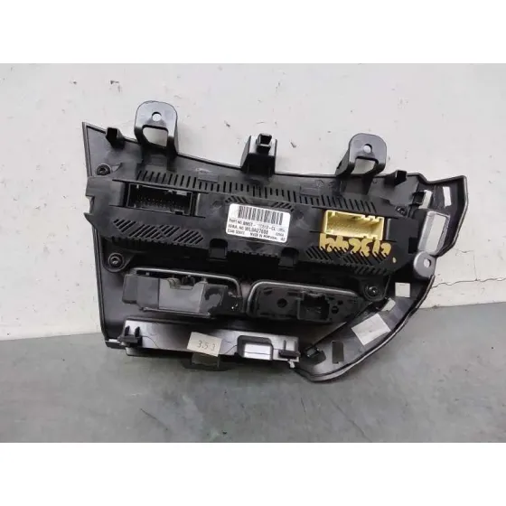 Mando Climatizador para Ford Focus Lim. (Cb8)