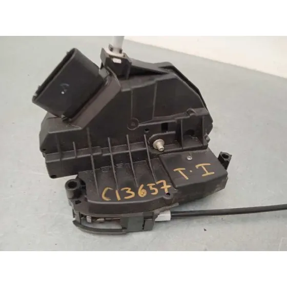 Cerradura Puerta Trasera Izquierda para Ford Focus Lim. (Cb8)