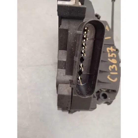 Cerradura Puerta Trasera Izquierda para Ford Focus Lim. (Cb8)