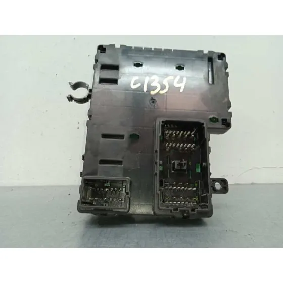 Caja Reles / Fusibles para Kia Carnival