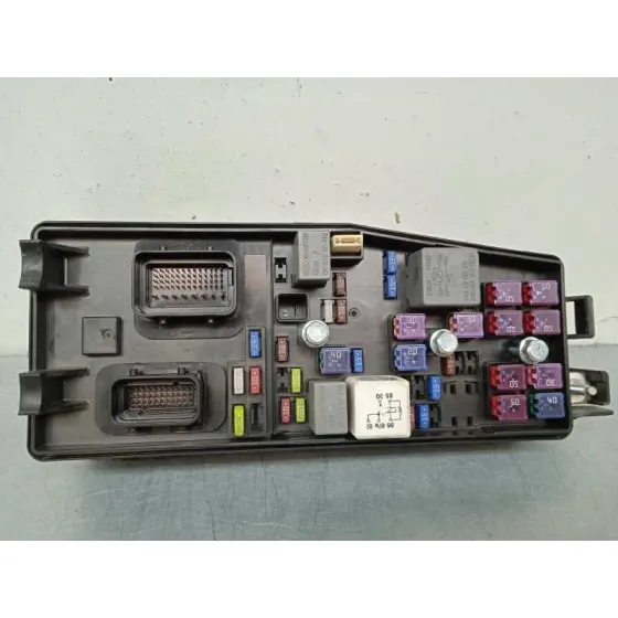 Caja Reles / Fusibles para Kia Carnival