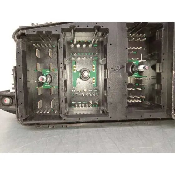 Caja Reles / Fusibles para Kia Carnival