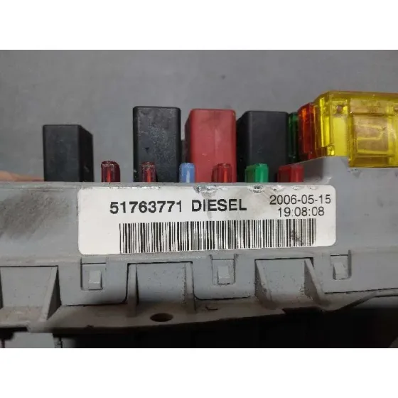 Caja Reles / Fusibles para Fiat Doblo (119)