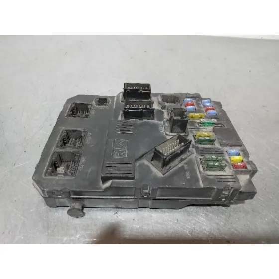 Caja Reles / Fusibles para Peugeot 407