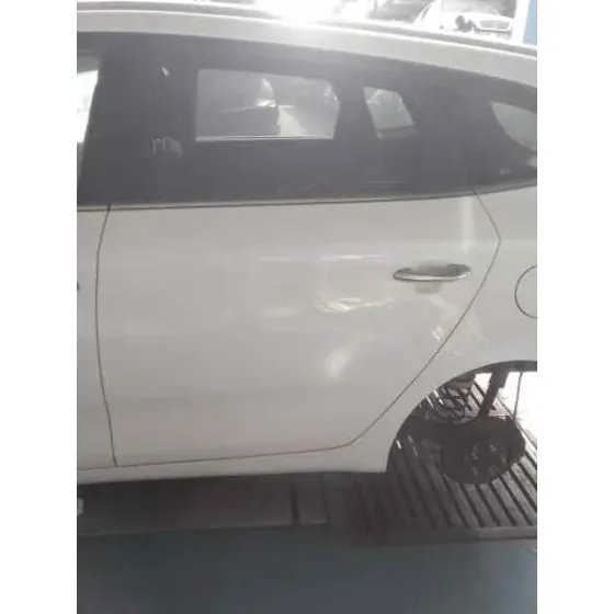 Puerta Trasera Izquierda para Kia Carens ( )