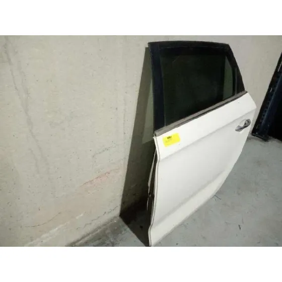Puerta Trasera Izquierda para Kia Carens ( )