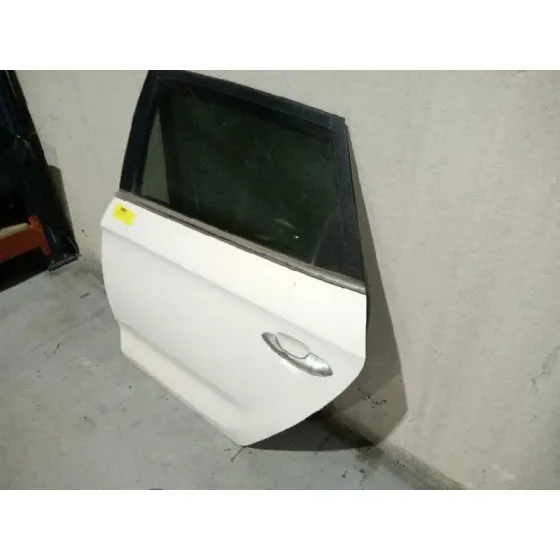 Puerta Trasera Izquierda para Kia Carens ( )