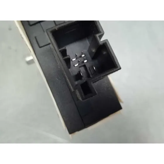 Motor Elevalunas Trasero Izquierdo para Audi A6 Berlina (4F2)