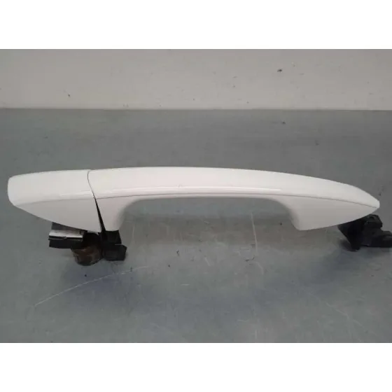Maneta Exterior Delantera Derecha para Mercedes-Benz Clase C (W204) Lim.