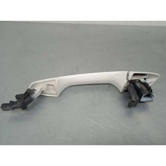 Maneta Exterior Delantera Derecha para Mercedes-Benz Clase C (W204) Lim.