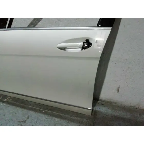 Puerta Delantera Izquierda para Mercedes-Benz Clase C (W204) Lim.
