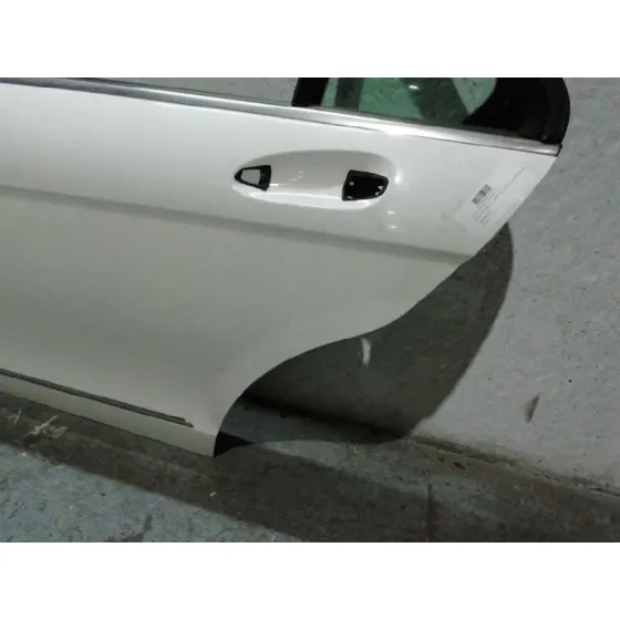 Puerta Trasera Izquierda para Mercedes-Benz Clase C (W204) Lim.