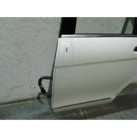 Puerta Trasera Izquierda para Mercedes-Benz Clase C (W204) Lim.