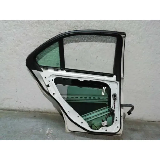 Puerta Trasera Izquierda para Mercedes-Benz Clase C (W204) Lim.
