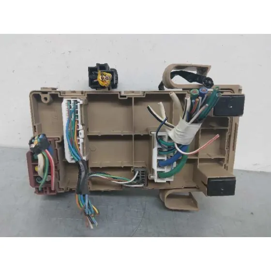 Caja Reles / Fusibles para Subaru Legacy Lim. B14