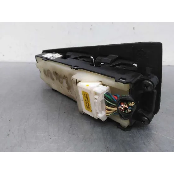 Mando Elevalunas Delantero Izquierdo para Toyota Avensis Berlina (T25)