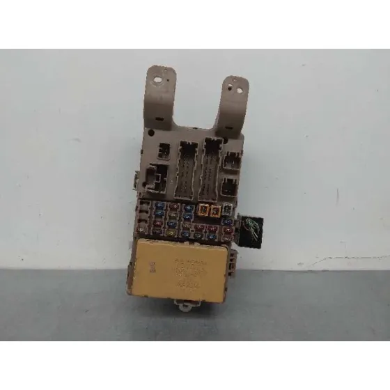 Caja Reles / Fusibles para Toyota Corolla Verso (E12)