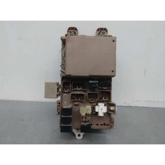 Caja Reles / Fusibles para Toyota Corolla Verso (E12)