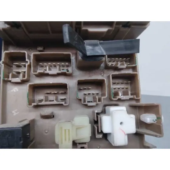 Caja Reles / Fusibles para Toyota Corolla Verso (E12)