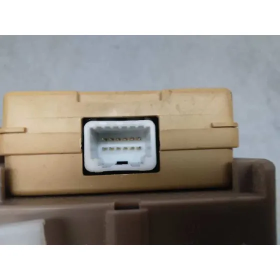 Caja Reles / Fusibles para Toyota Corolla Verso (E12)