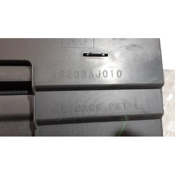 Guantera para Subaru Legacy Lim. B14