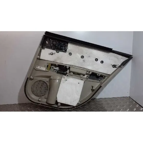 Guarnecido Puerta Trasera Izquierda para Subaru Legacy Lim. B14