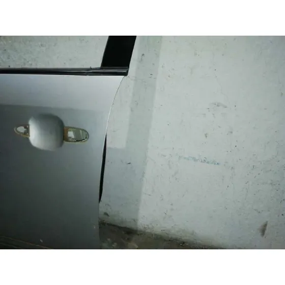 Puerta Delantera Izquierda para Kia Carens (Un)