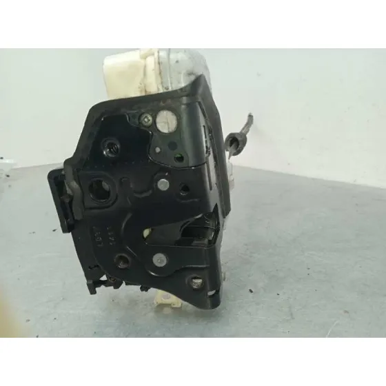 Cerradura Puerta Delantera Izquierda para Volkswagen Passat Lim. (362)