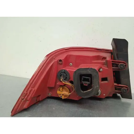 Piloto Trasero Derecho para Volkswagen Passat Lim. (362)