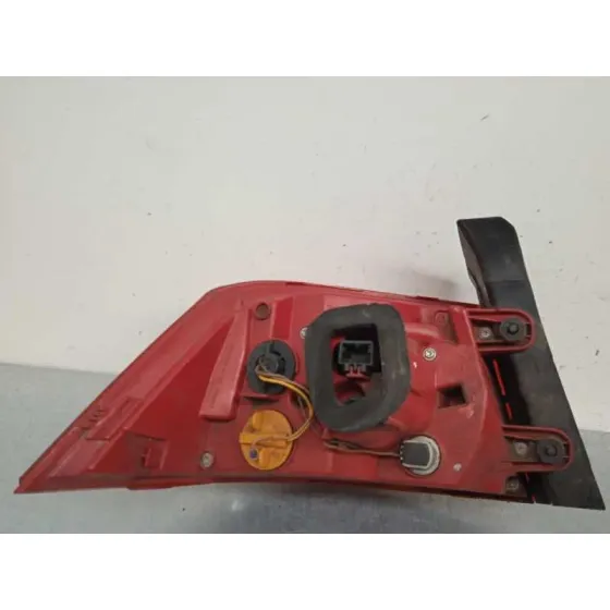 Piloto Trasero Derecho para Volkswagen Passat Lim. (362)