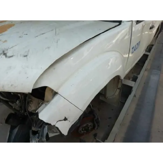 Aleta Delantera Izquierda para Nissan Navara Pick-Up (D40M)