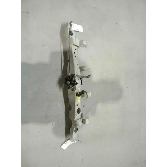 Travesano Superior para Nissan Micra V (K14)