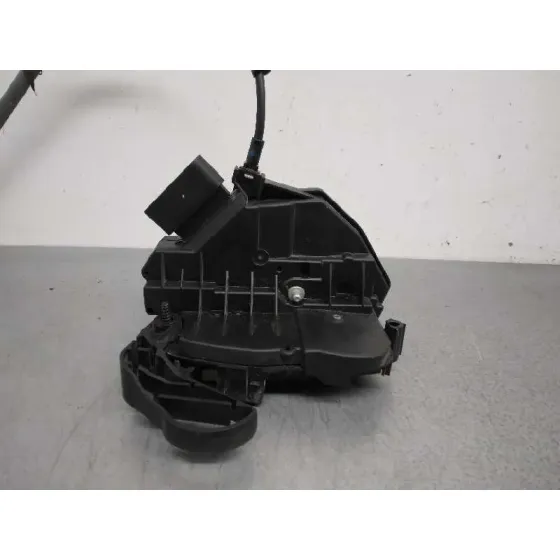 Cerradura Puerta Delantera Izquierda para Ford Focus Lim. (Cb8)