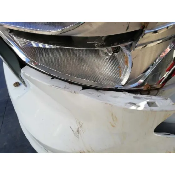 Paragolpes Trasero para Ford Focus Lim. (Cb8)