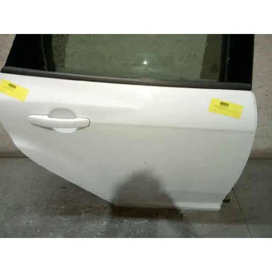 Puerta Trasera Derecha para Ford Focus Lim. (Cb8)
