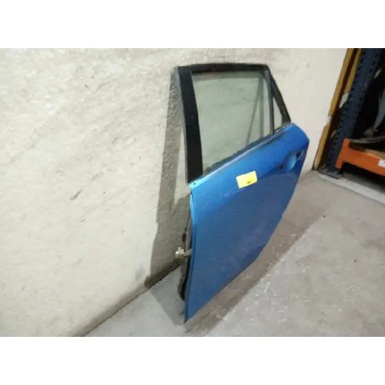 Puerta Trasera Izquierda para Mazda 3 Lim. (Bl)