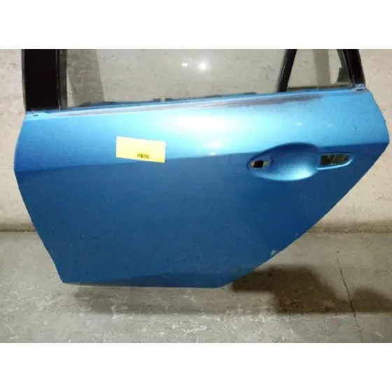 Puerta Trasera Izquierda para Mazda 3 Lim. (Bl)
