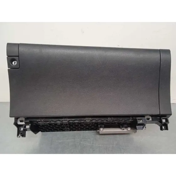 Guantera para Lexus Ct