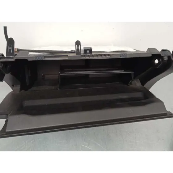 Guantera para Lexus Ct