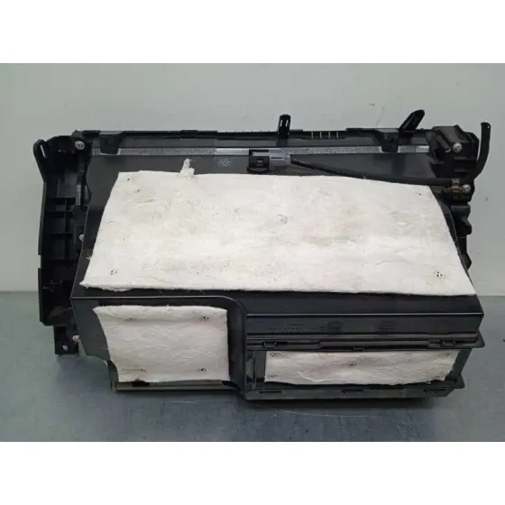 Guantera para Lexus Ct