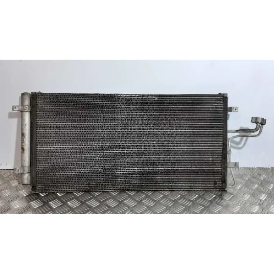 Condensador / Radiador Aire Acondicionado para Kia Carens (Un)