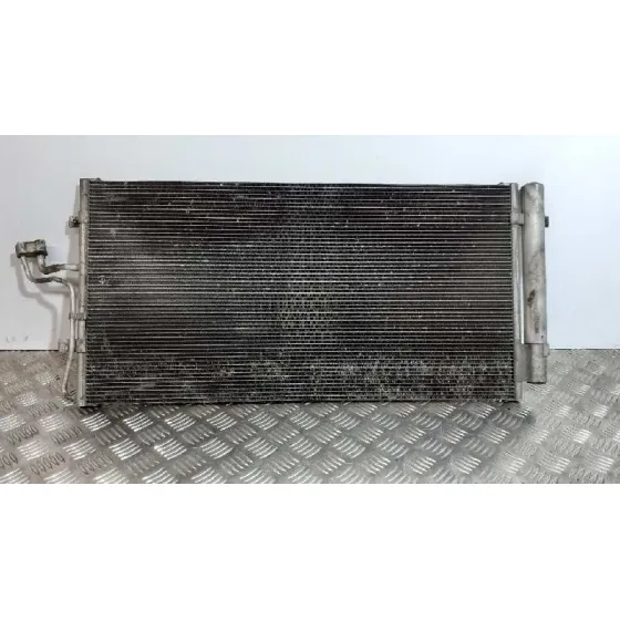 Condensador / Radiador Aire Acondicionado para Kia Carens (Un)