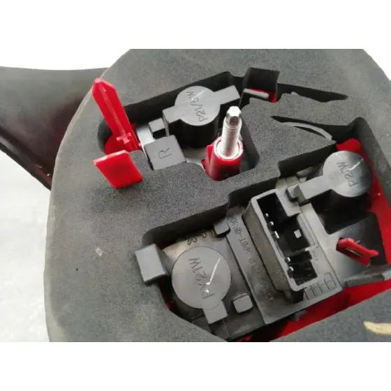 Piloto Trasero Derecho para Peugeot 206+