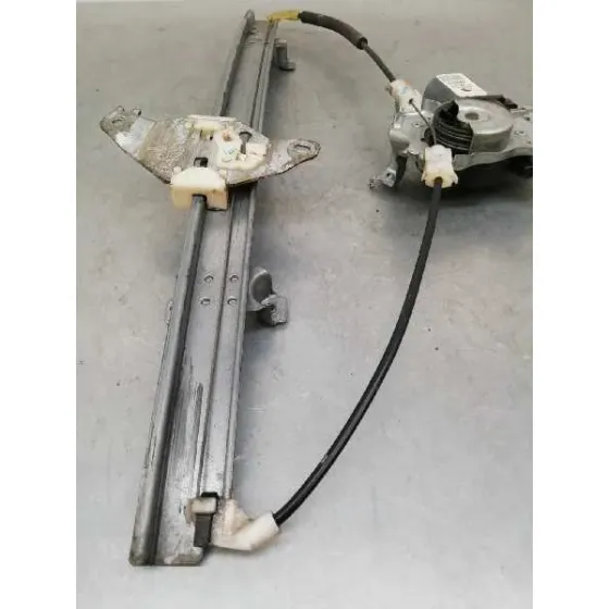Elevalunas Delantero Derecho para Nissan Almera Tino (V10M)