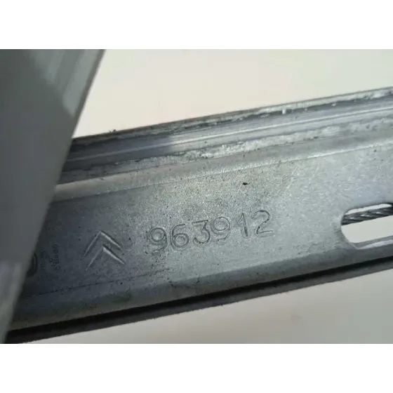 Elevalunas Delantero Derecho para Citroën C3