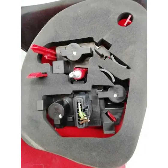 Piloto Trasero Derecho para Peugeot 206+