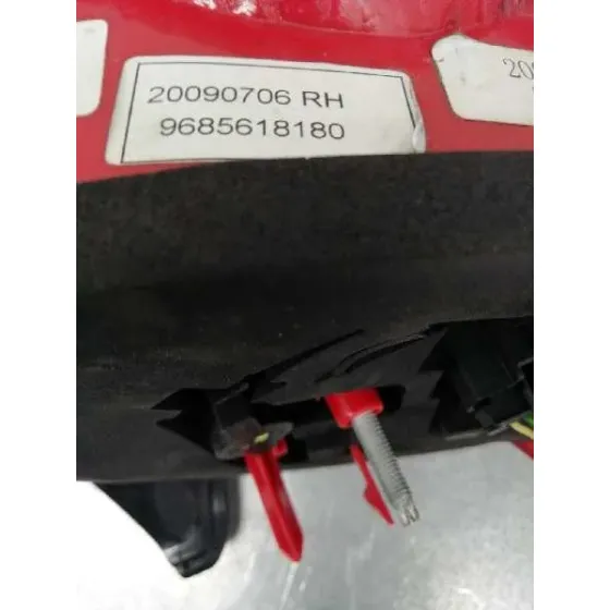 Piloto Trasero Derecho para Peugeot 206+