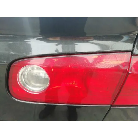 Piloto Trasero Derecho Interior para Renault Laguna Ii (Bg0)